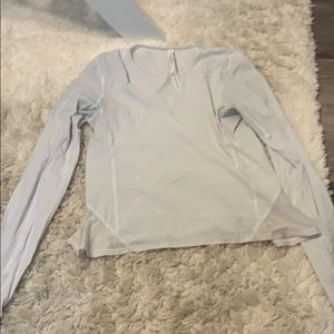 Women’s white lululemon long sleeve shirt